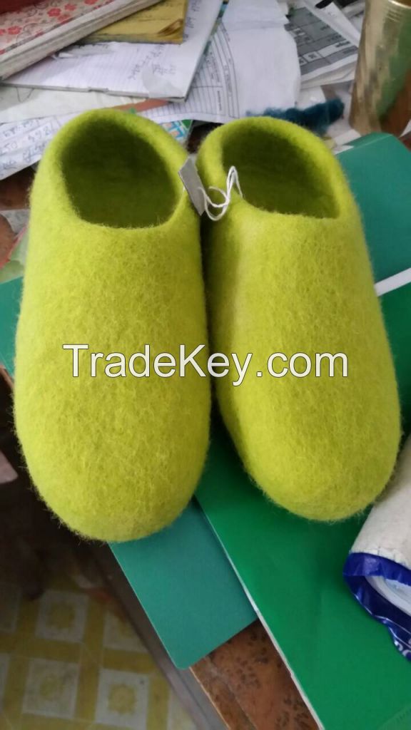 Shoes, felt  shoes,felt clogs,  felted wool slippers 