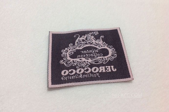 Custom Embroidered Labels for Cap/Clothing/Shoes