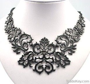 filigree metal necklace