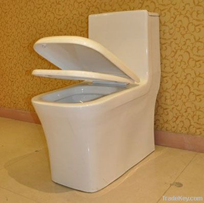 Siphonic one-piece toilet