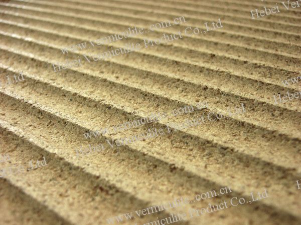 Reeded vermiculite brick for fireplace 