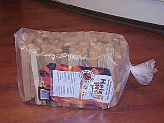 Kindling wood (plastic bag)