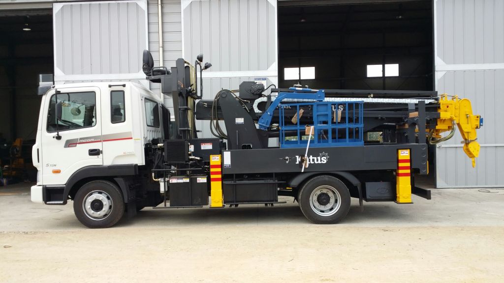 Truck Mounted  Auger Crane