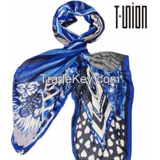 Ladies polyester scarf with hearts & floral printing