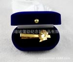 Souvenir picture of Mao Zedong tie clip