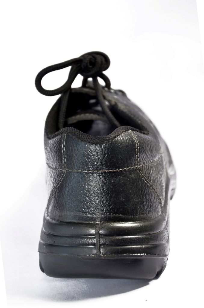 HSE SAFETY SHOES A11