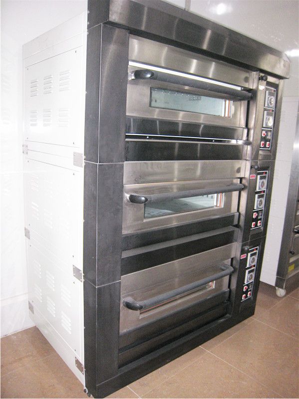 Industrial baking oven