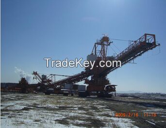 Large open pit mine excavating equipment