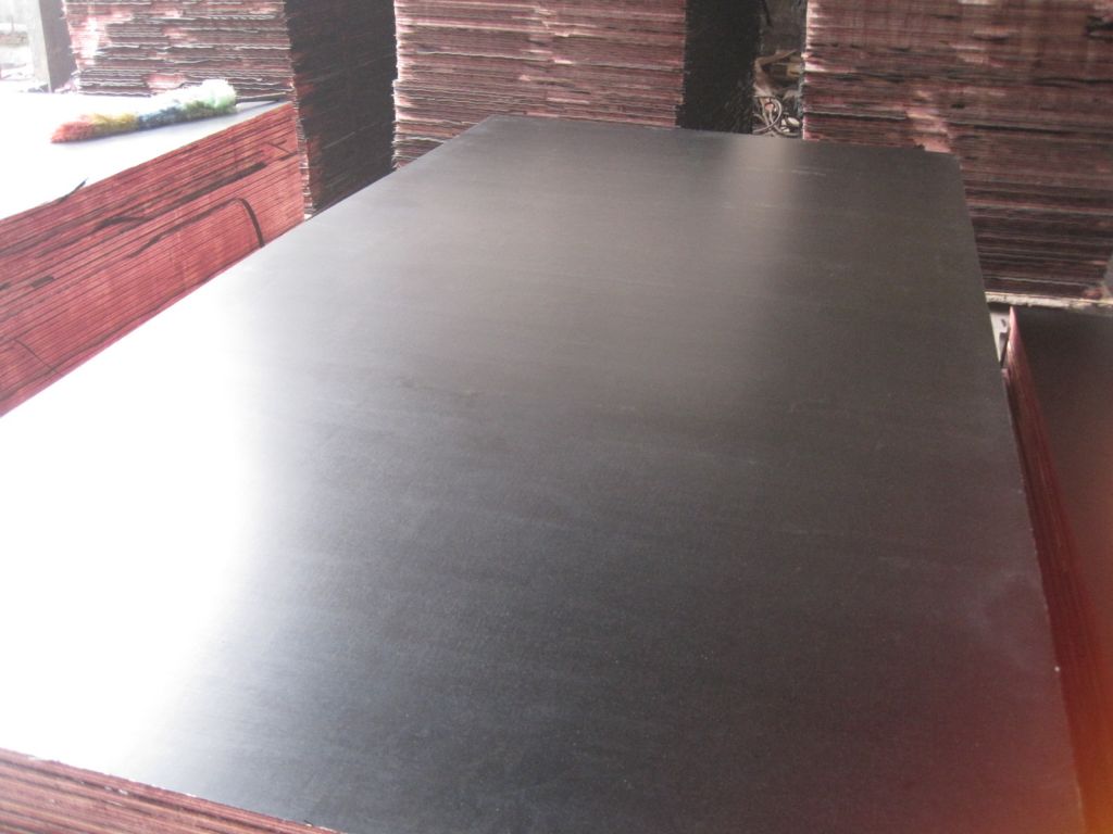  1220*2440 size  black film faced plywood