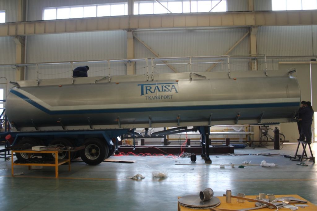 aluminum fuel tanker trailer