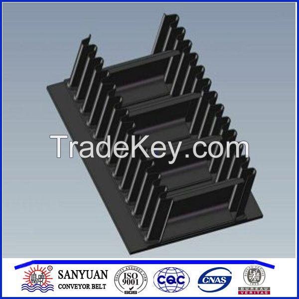 Corrugated sidewall rubber conveyor belts