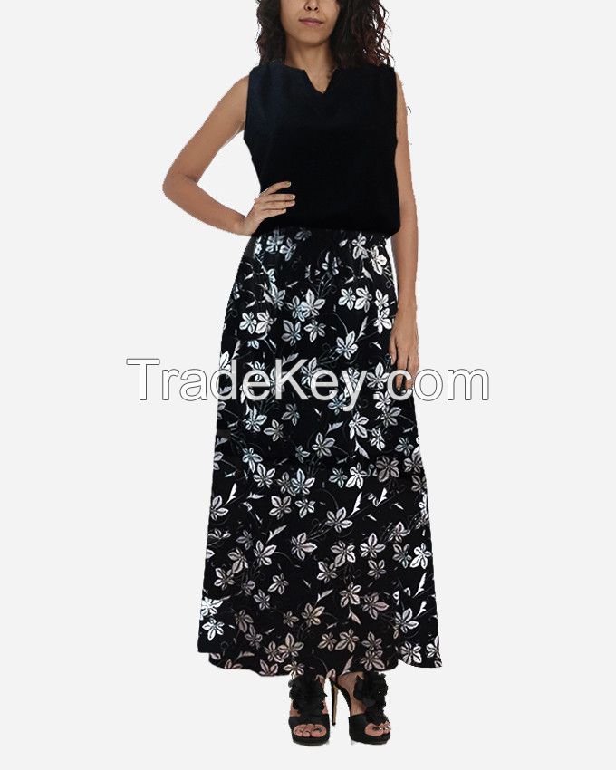 S16DR26- V-neck Lower Black Floral Pattern Sleeve Maxi Dress
