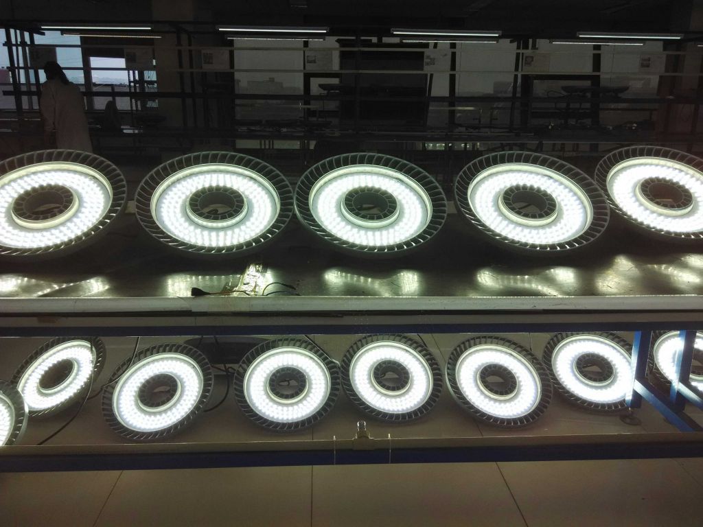 180W INDUSTRIAL LED HIGH BAY LIGHT