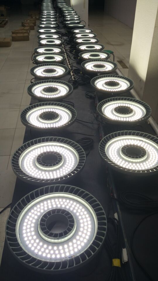 180W INDUSTRIAL LED HIGH BAY LIGHT