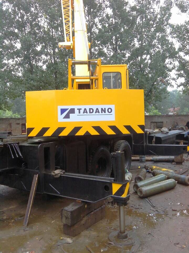 Used tadano crane rough terrain 25 ton  original from Japan