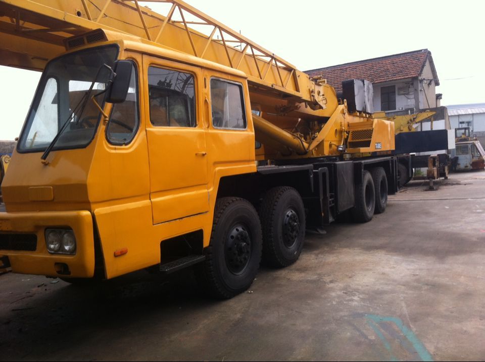 Used Tadano 30t Truck Crane, TL300E