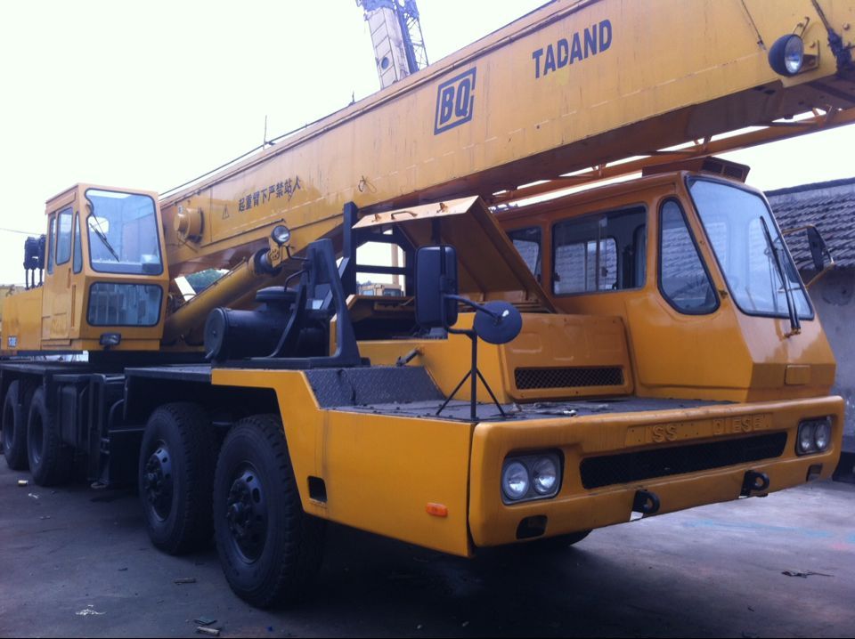 Used Tadano 30t Truck Crane, TL300E