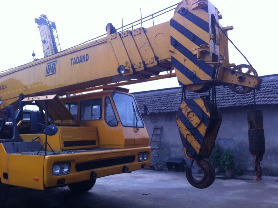 Used Tadano 30t Truck Crane, TL300E