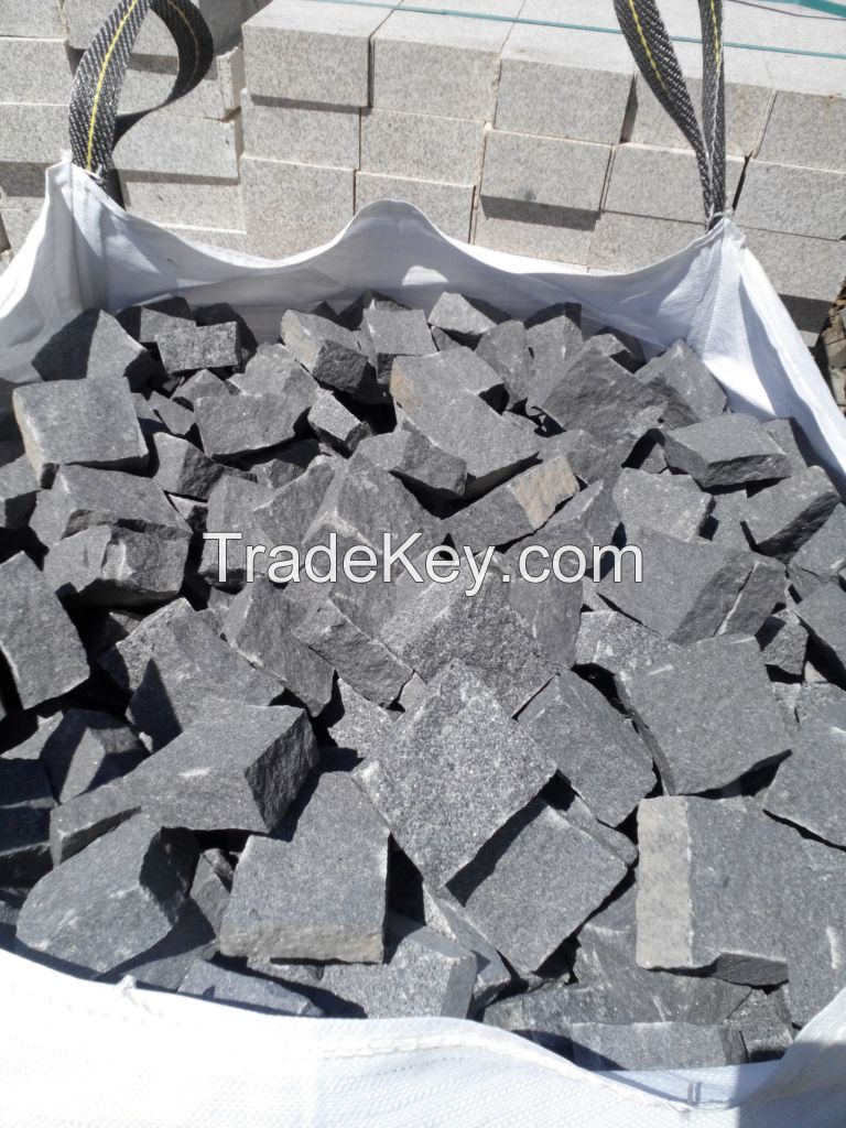 Cobbles granite gray sandblasted