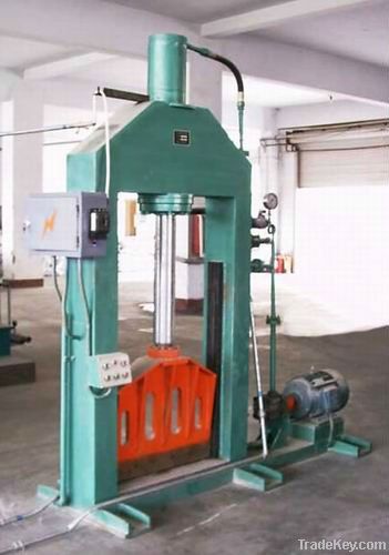 Vertical rubber cutting machine