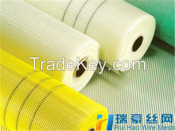 China Ruihao Low Price 5x5mm 145g/m2 Fiberglass Mesh manufacturer