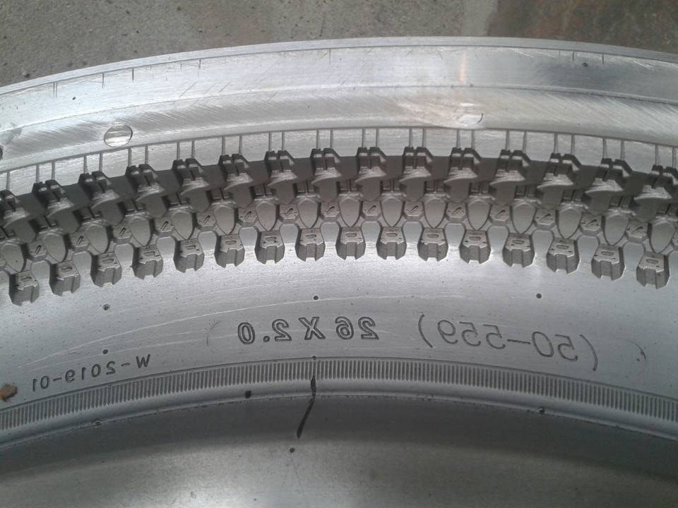 26X2.0W High Quality Bicycle Tire Tread portfolio piece mold