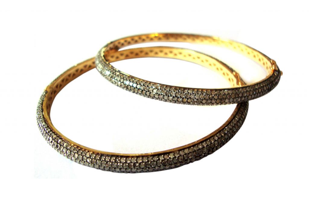      Ethnic Diamond Studded Bangle