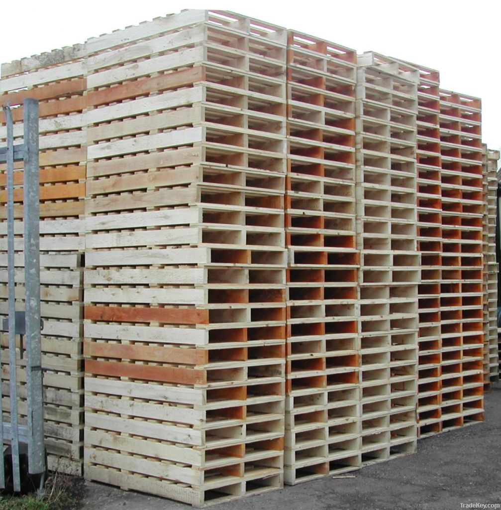 Euro wood pallet