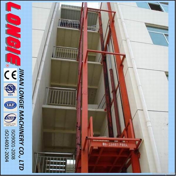 Hydraulic cargo lift