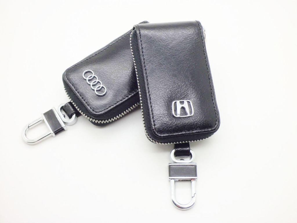 Embossing leather car key case