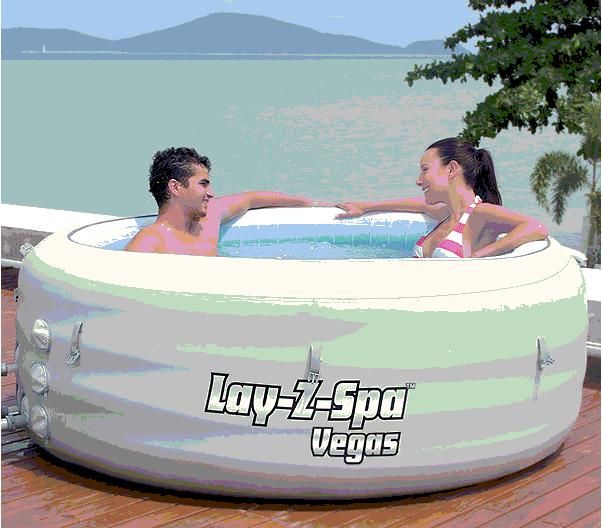 INFLATABLE 4 -6 PERSON HOT TUB / SPA