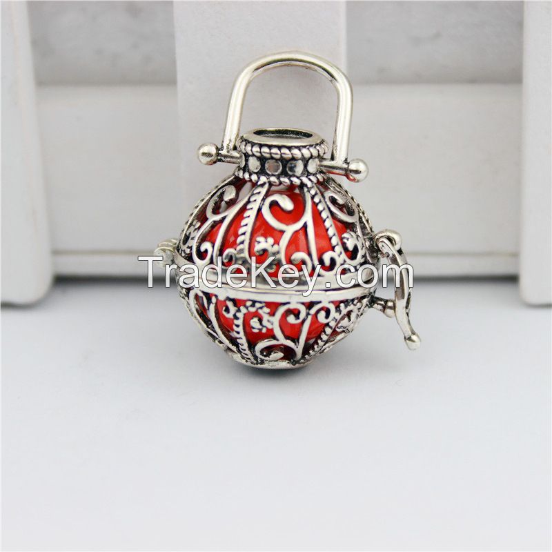  Imitation Jewelry Round Perfume Cage Locket Essential Oil Diffuser Necklace with Pad