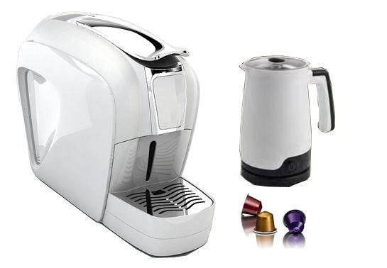 Capsule coffee machine with 19 bar pump