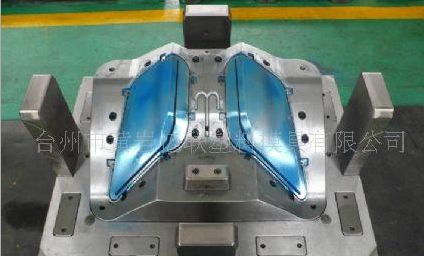 Supply export European standards Auto Lamp Mould plastic mold 