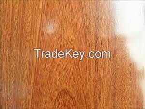 Anti-scratch high glossy laminate flooring