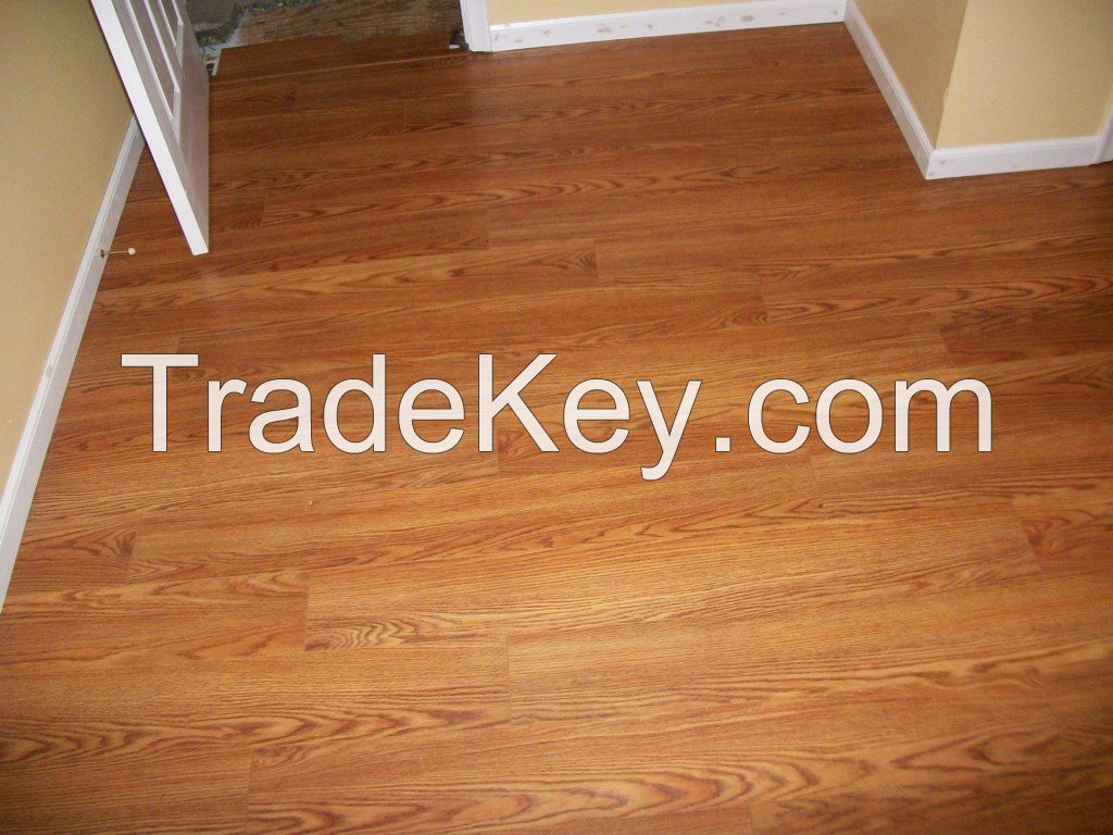 Anti-fading Handscraped laminate flooring 1218*196*8mm