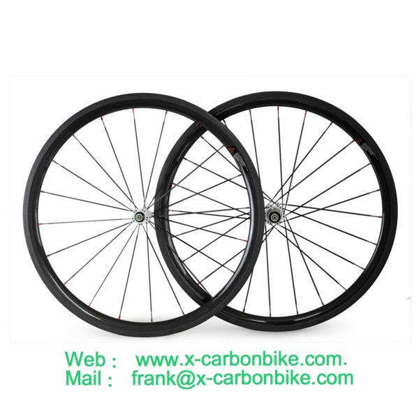 Lightweight Carbon fiber road clincher wheelsets/ carbon wheels for road bicycle racing