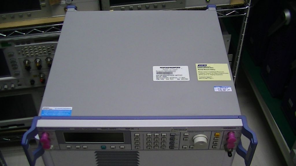 Rohde & Schwarz SMR20 10MHz-20GHz Opt:B5 B11 B15 w/ Official Calibration 99% New