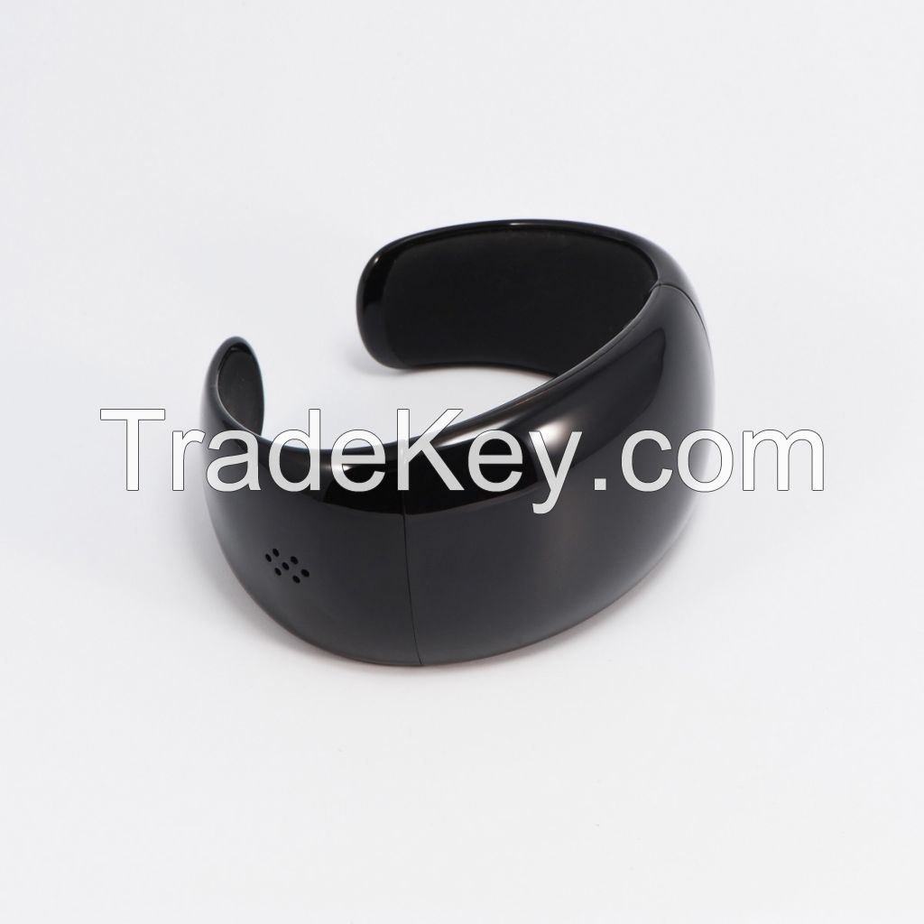 Intelligent Bracelet with LED Display hand free function