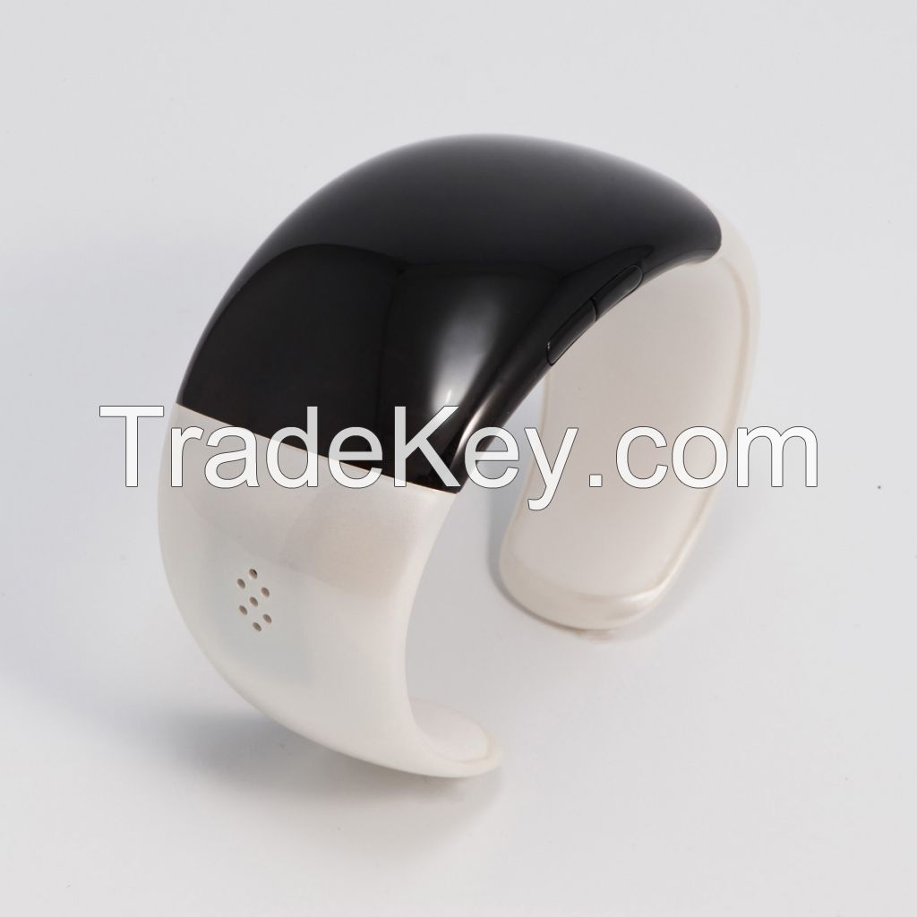 Intelligent Bracelet with LED Display hand free function