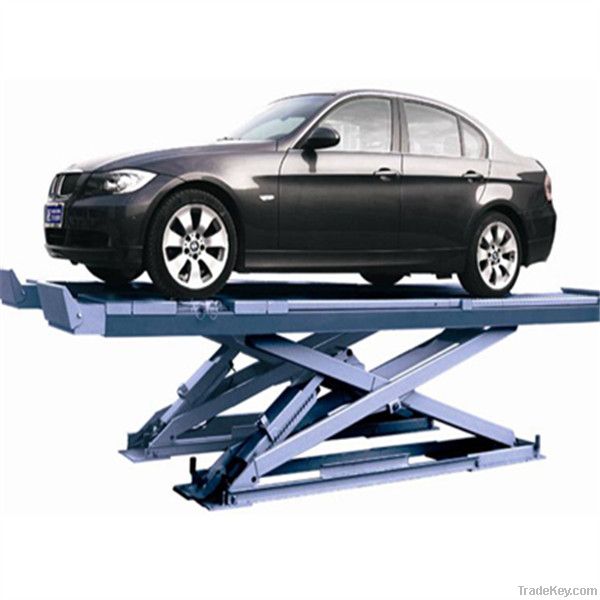 Stationary Vertical Car Lift In Car Garage