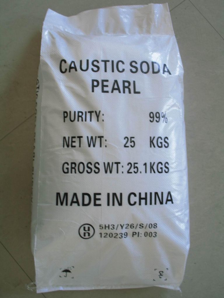 price Sodium hydroxide , Caustic soda pearls 99% factory