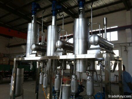 Short path distillation equipment for wasted lubrication oil regenerat