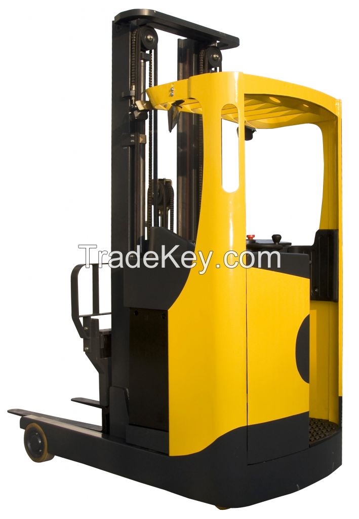 Electric reach truck