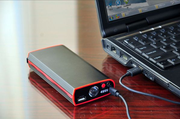 Mini 12V Portable multi-function 9000mAh emergency power station