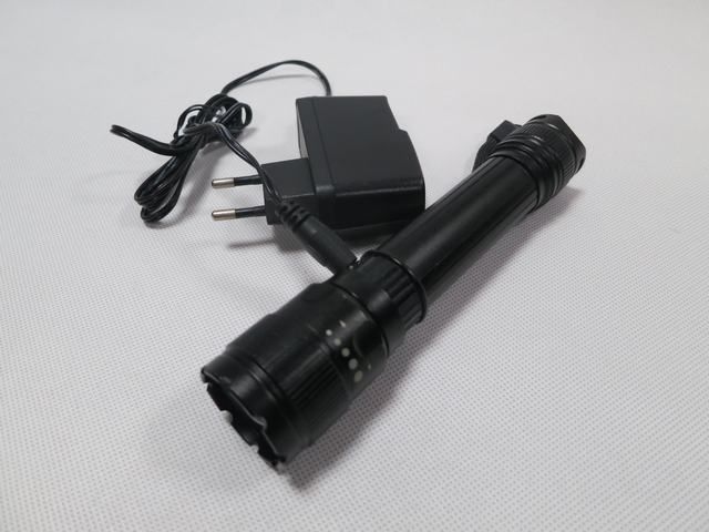 High Quality Rechargeable Battery LED Focus Flashlight