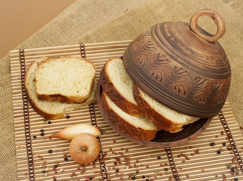 Ceramic butter plate made of red clay.