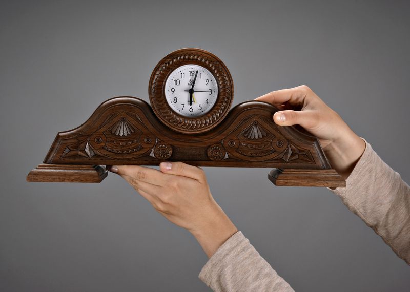 Wooden desk clock