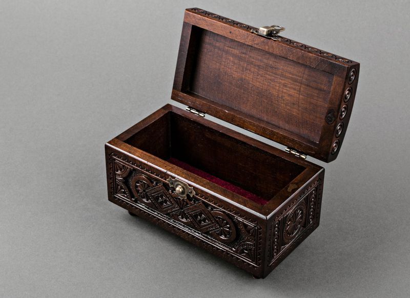 Rectangular wooden jewelry box