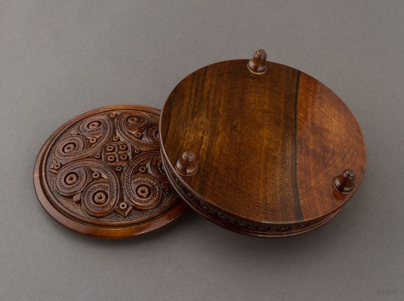 Hand carved round jewelry wooden box